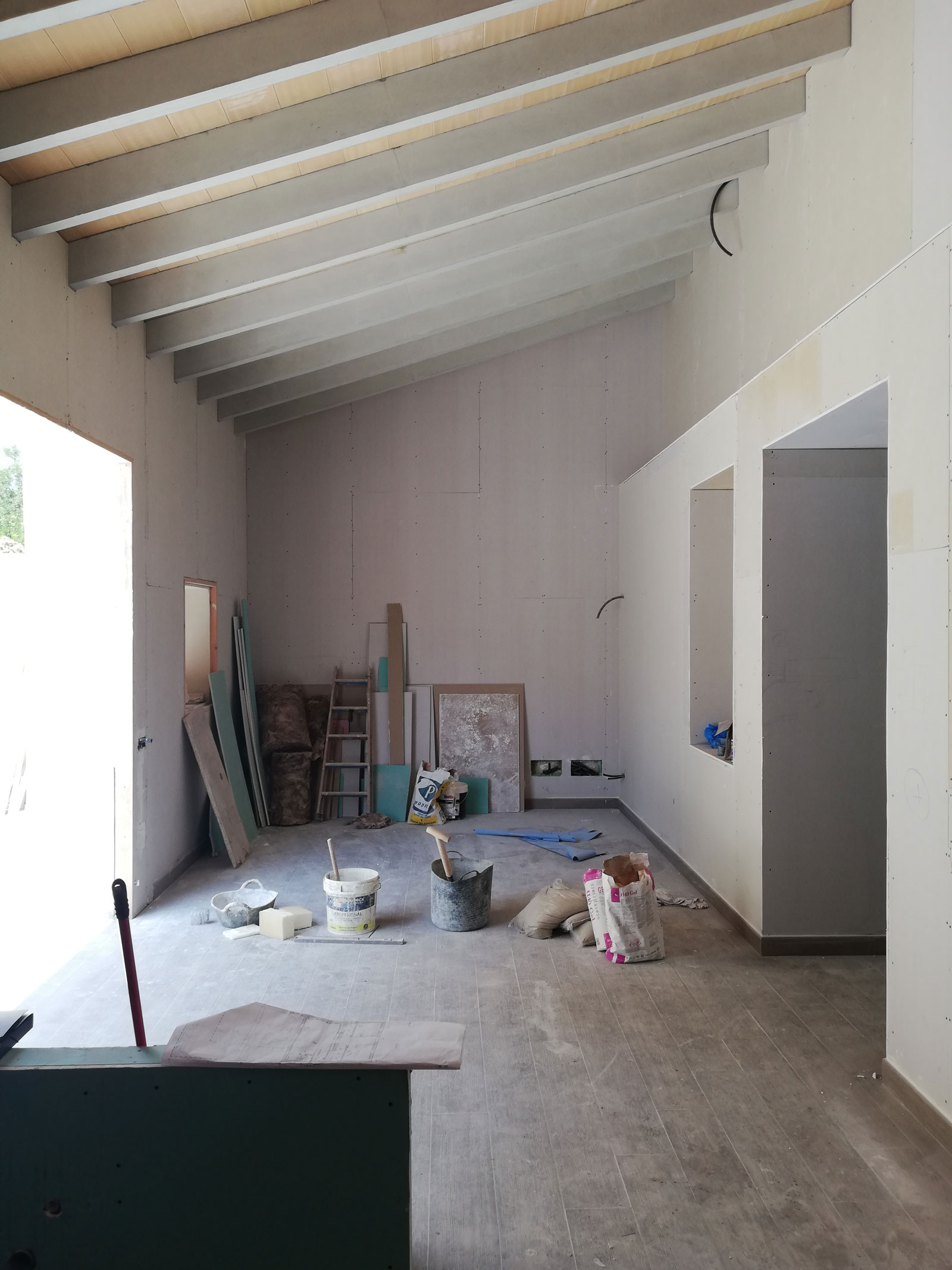 habitación de una casa en obras
